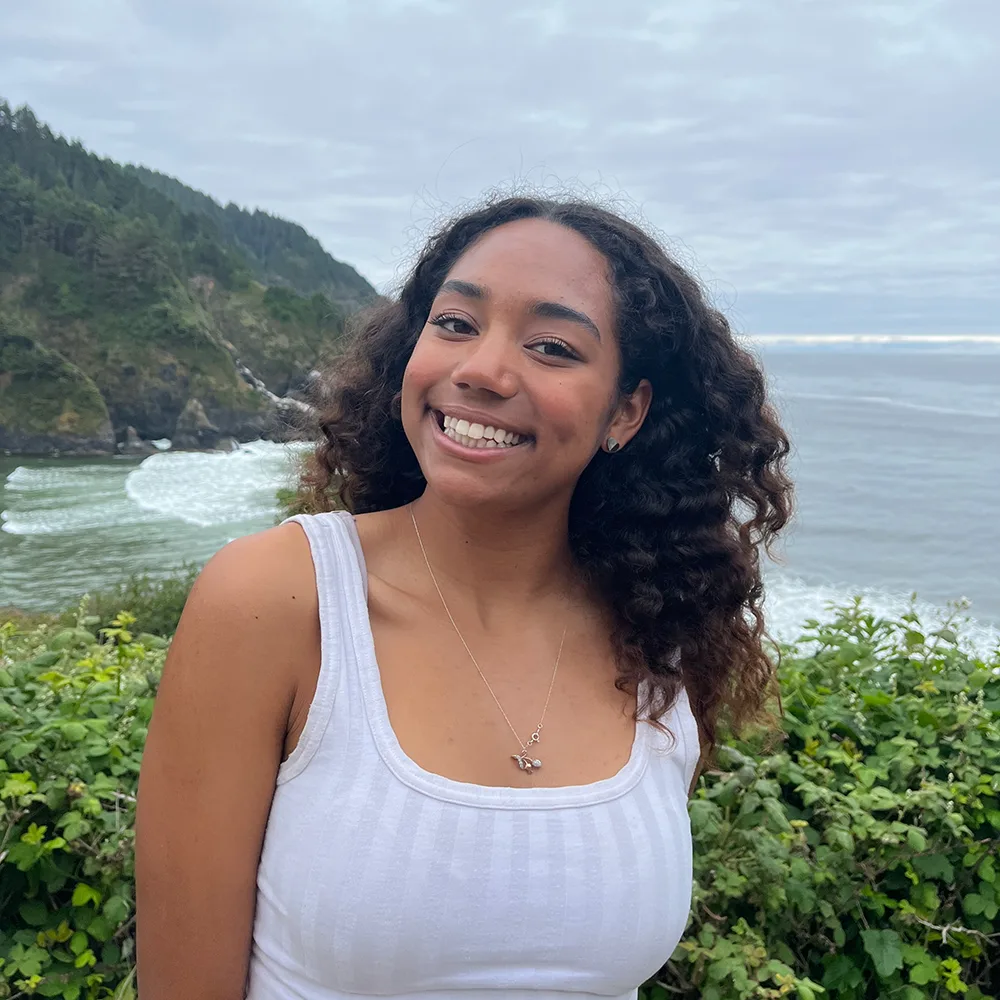 maya-murchison-headshot